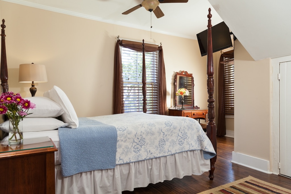 Best Vilano beach restaurants near our St. Augustine bed and breakfast