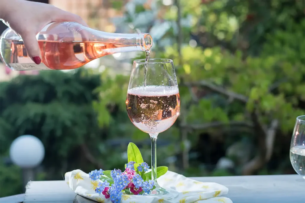 Rose and other sparkingline wines